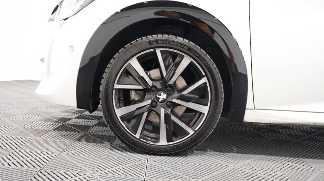 2022 Peugeot 208 GT 1.2P/6AT image 314006