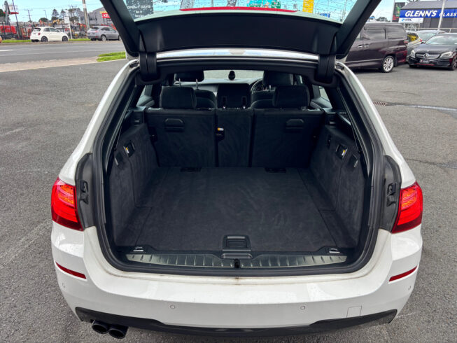 2014 Bmw 523i M-Sport Touring Wagon image 319419