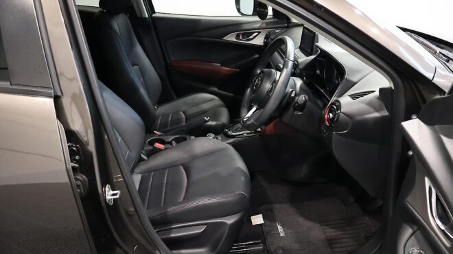 2017 Mazda Cx-3 Half Leather, Heads Up Display! image 317755