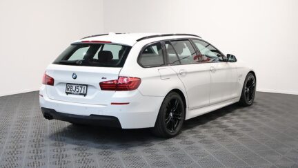 2014 Bmw 523i M-Sport Touring Wagon image 323389