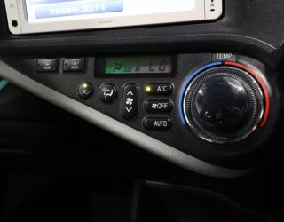 2012 Toyota Aqua Push Button Start – Alloy wheels image 318113