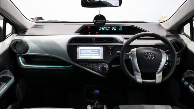 2012 Toyota Aqua Push Button Start – Alloy wheels image 318107