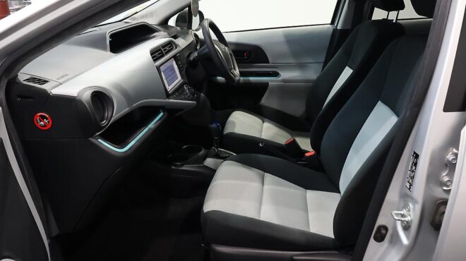 2012 Toyota Aqua Push Button Start – Alloy wheels image 318100