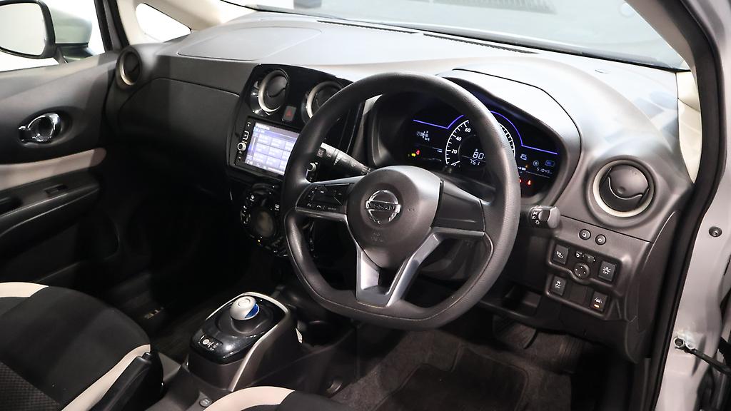 2017 Nissan Note e-Power X, Pre Collision Safety image 317638