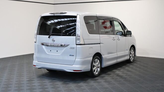 2013 Nissan Serena Hybrid Highway Star S image 319216