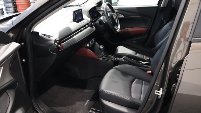 2017 Mazda Cx-3 Half Leather, Heads Up Display! image 317756