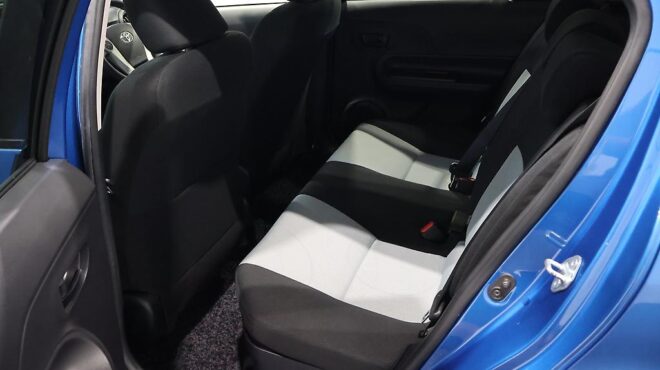 2013 Toyota Aqua image 318000