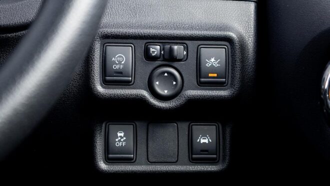 2015 Nissan Note Parking sensor, push start image 318752