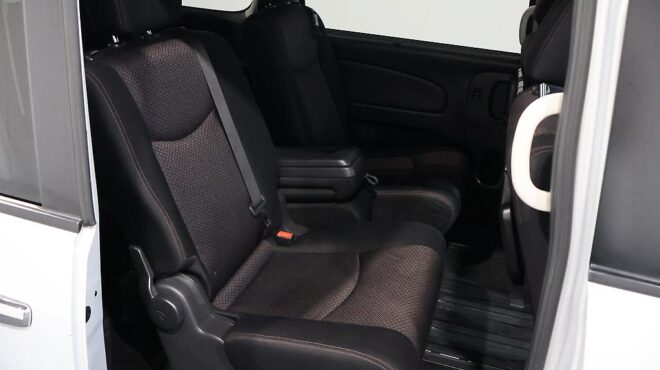 2013 Nissan Serena Hybrid Highway Star S image 319222