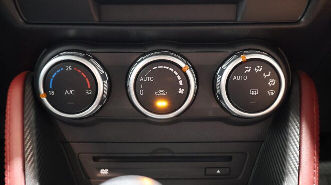 2017 Mazda Cx-3 Half Leather, Heads Up Display! image 317767