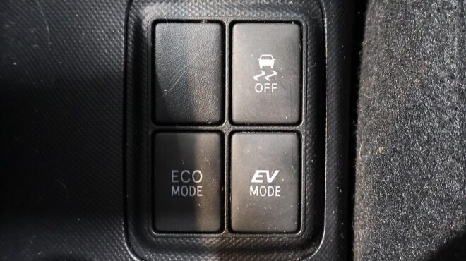 2015 Toyota Aqua Push Button Start – Facelift image 318418