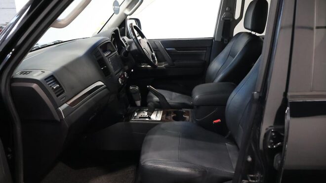 2012 Mitsubishi Pajero 3.2 Turbo Diesel image 320496