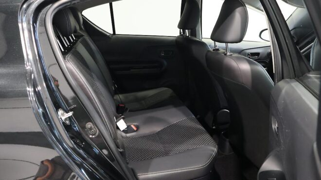 2016 Toyota Aqua X Urban image 321503