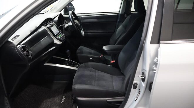 2015 Toyota Corolla Fielder Hybrid Hybrid G image 319824