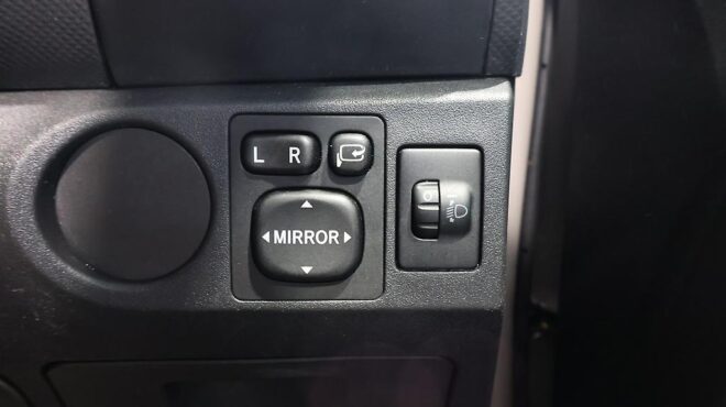 2011 Toyota Vitz REVERSE CAMERA + APPLE CARPLAY/ANDRIOD AUTO image 320968