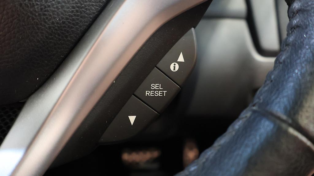 2013 Honda Fit Hybrid S-Package image 320136