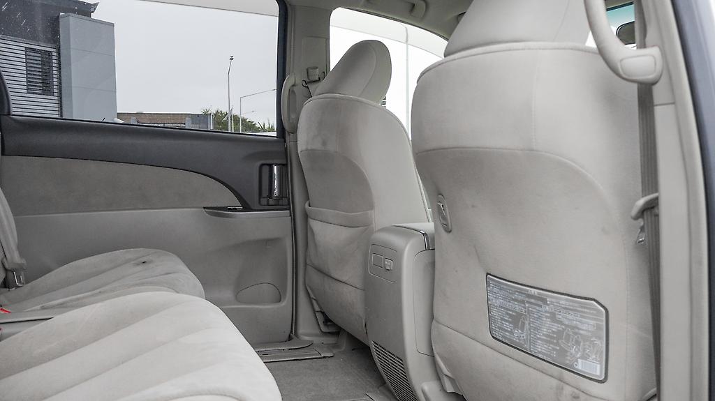 2012 Toyota Estima Hybrid, E Four X ,7 Seater image 319853