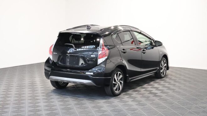 2016 Toyota Aqua X Urban image 321498