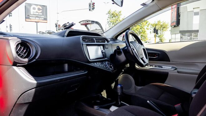 2012 Toyota Aqua G Model/ Push Start/ Reverse Camera/ Alloy Wheels/ Hybrid image 320213