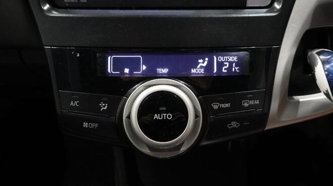 2012 Toyota Prius ALPHA HYBRID 7 Seater image 321299