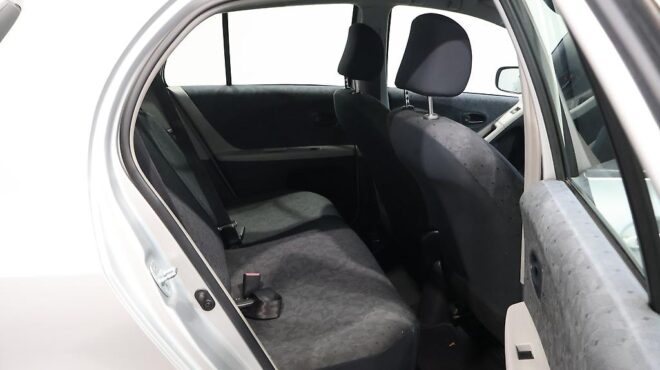 2011 Toyota Vitz REVERSE CAMERA + APPLE CARPLAY/ANDRIOD AUTO image 320959