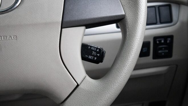 2012 Toyota Estima Hybrid, E Four X ,7 Seater image 320184