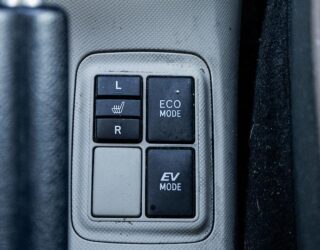 2012 Toyota Aqua G Model/ Push Start/ Reverse Camera/ Alloy Wheels/ Hybrid image 320208