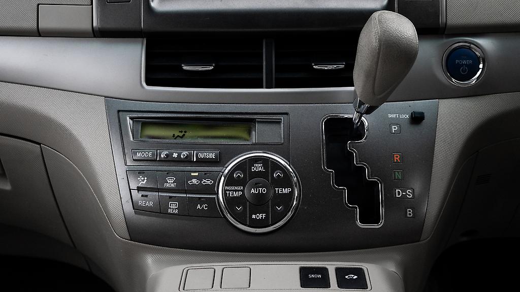 2012 Toyota Estima Hybrid, E Four X ,7 Seater image 319862