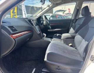 2010 Subaru Legacy Affordable First Car image 321089