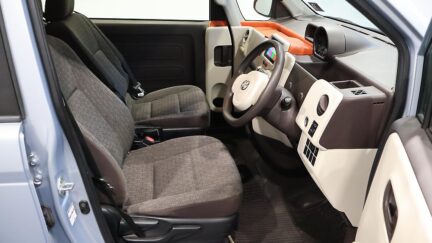 2012 Toyota Spade Power Sliding Door image 320095