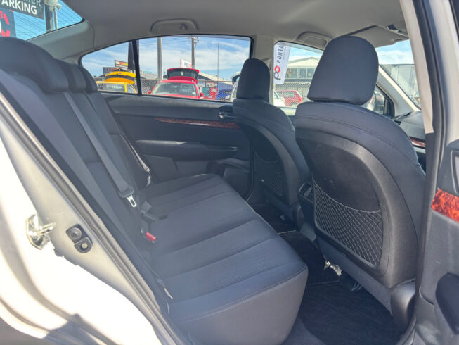 2010 Subaru Legacy Affordable First Car image 321091