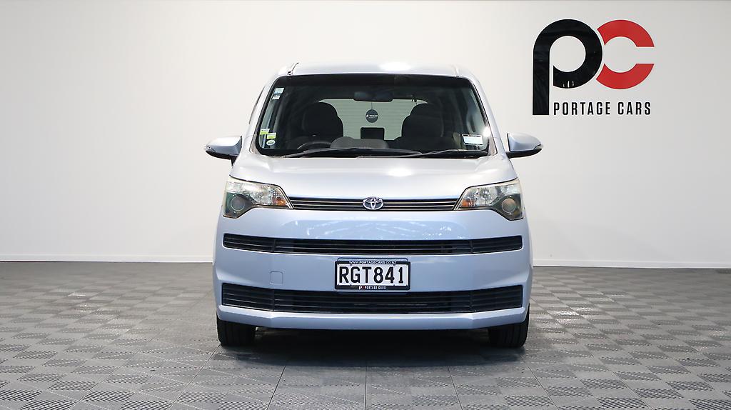 2012 Toyota Spade Power Sliding Door image 320090