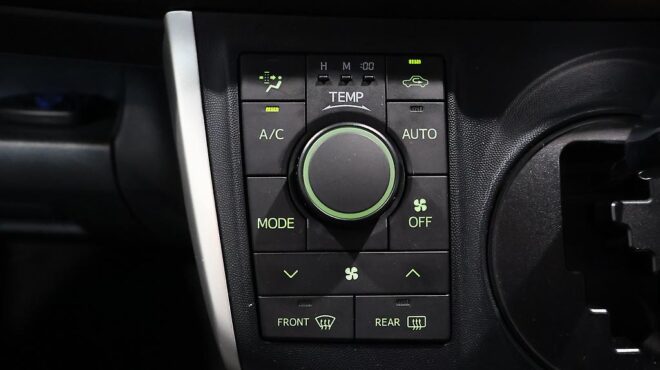 2009 Toyota Wish image 320825