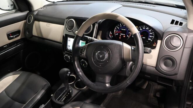 2011 Mazda Verisa image 320705