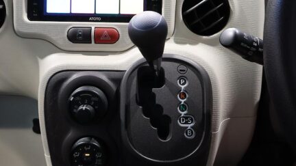 2012 Toyota Spade Power Sliding Door image 320109