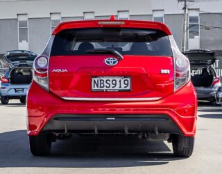 2012 Toyota Aqua G Model/ Push Start/ Reverse Camera/ Alloy Wheels/ Hybrid image 320198