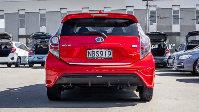 2012 Toyota Aqua G Model/ Push Start/ Reverse Camera/ Alloy Wheels/ Hybrid image 320198