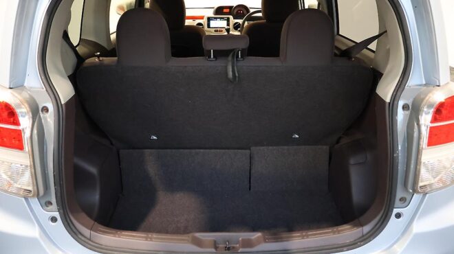 2012 Toyota Spade Power Sliding Door image 319932