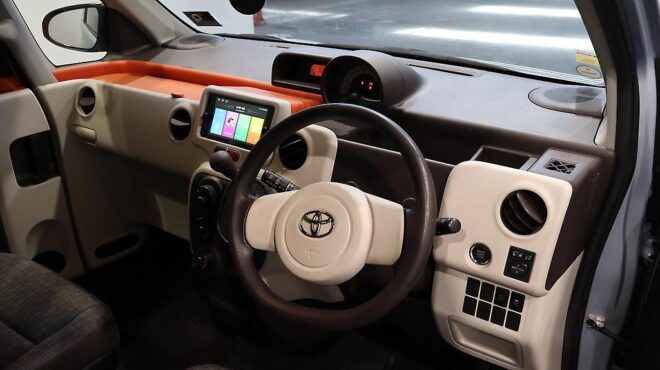 2012 Toyota Spade Power Sliding Door image 319926