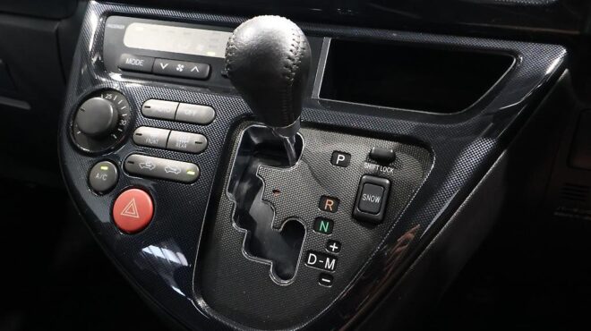 2005 Toyota Wish image 321370