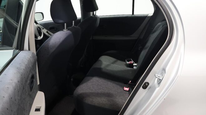 2011 Toyota Vitz REVERSE CAMERA + APPLE CARPLAY/ANDRIOD AUTO image 320958