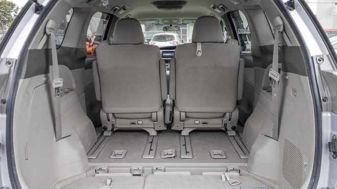 2012 Toyota Estima Hybrid, E Four X ,7 Seater image 320192