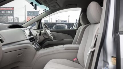 2012 Toyota Estima Hybrid, E Four X ,7 Seater image 319863