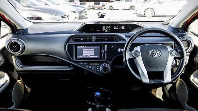 2012 Toyota Aqua G Model/ Push Start/ Reverse Camera/ Alloy Wheels/ Hybrid image 320200