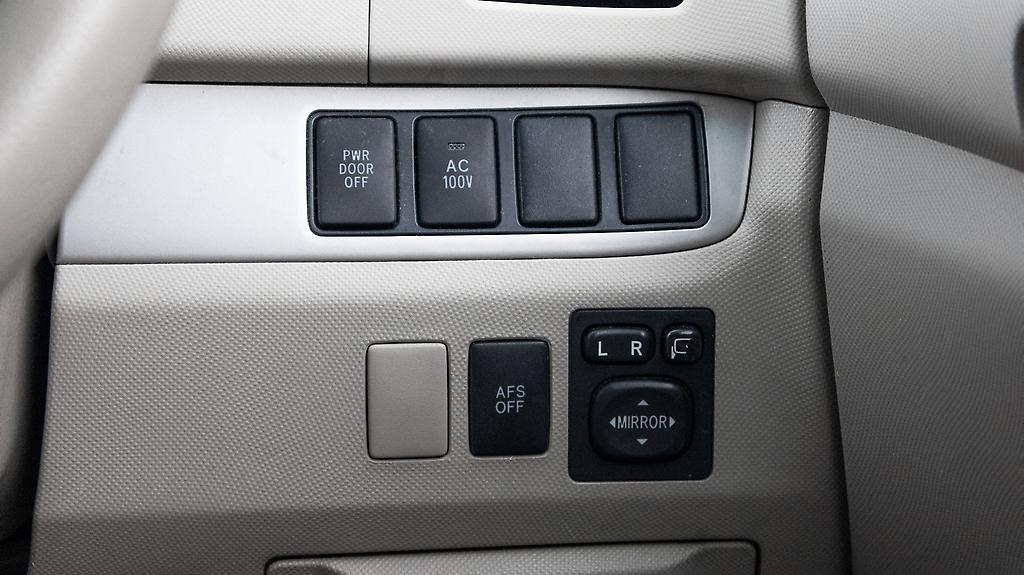 2012 Toyota Estima Hybrid, E Four X ,7 Seater image 319857