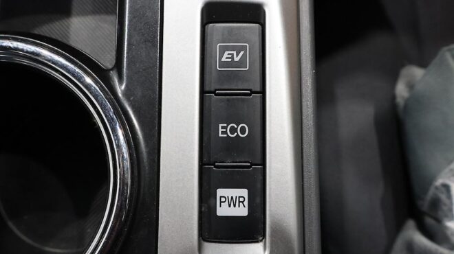 2012 Toyota Prius ALPHA HYBRID 7 Seater image 321302