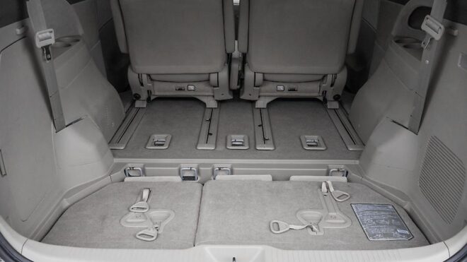 2012 Toyota Estima Hybrid, E Four X ,7 Seater image 320193