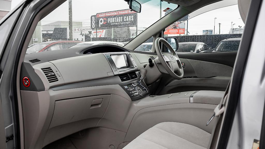 2012 Toyota Estima Hybrid, E Four X ,7 Seater image 319865