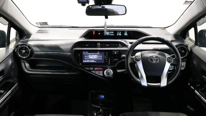 2016 Toyota Aqua X Urban image 321505