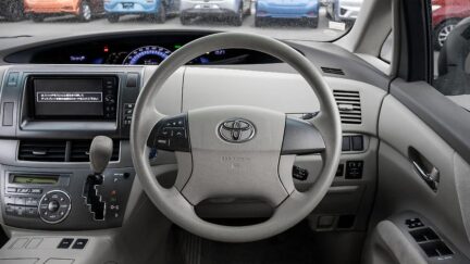 2012 Toyota Estima Hybrid, E Four X ,7 Seater image 319859